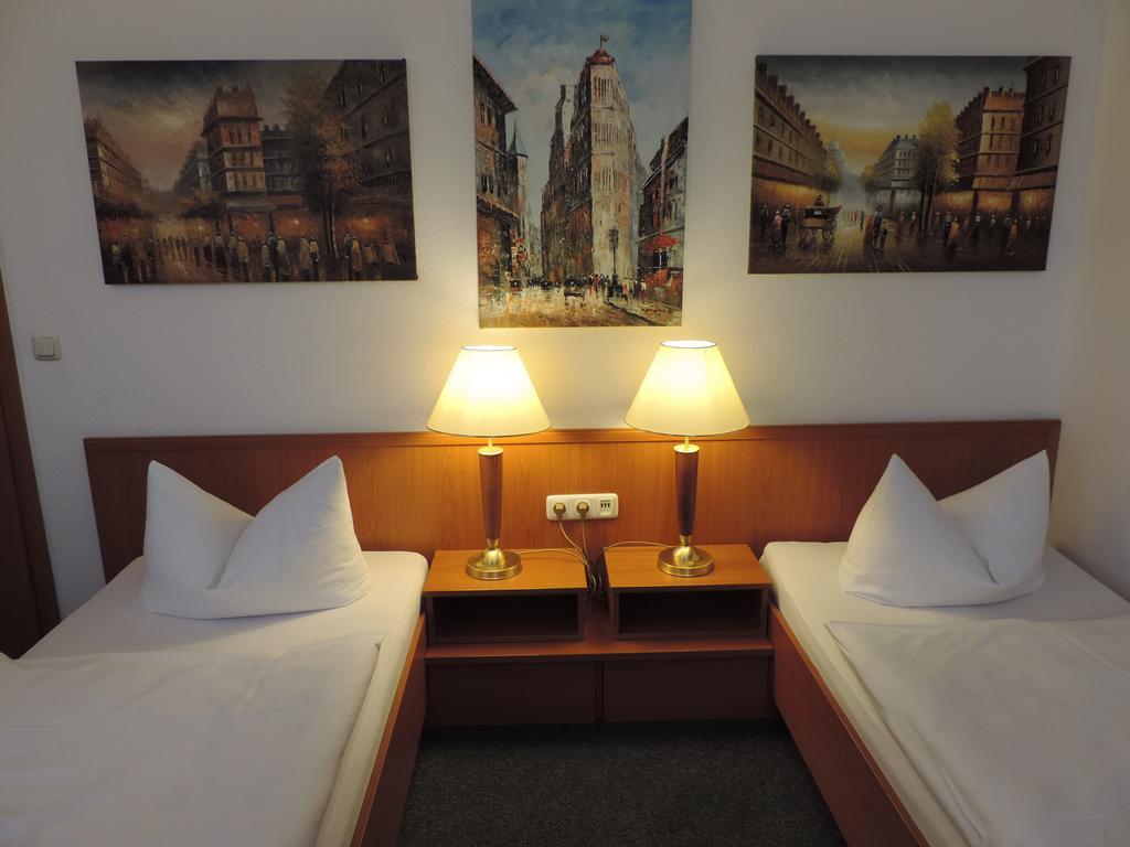 Hotel Carl Von Clausewitz Burg bei Magdeburg Exterior photo